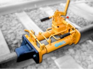 HYDRAULISCHE SCHNEIDMASCHINE FÜR SCHWEIßWULST Mod. TIS SCHWEIßEN